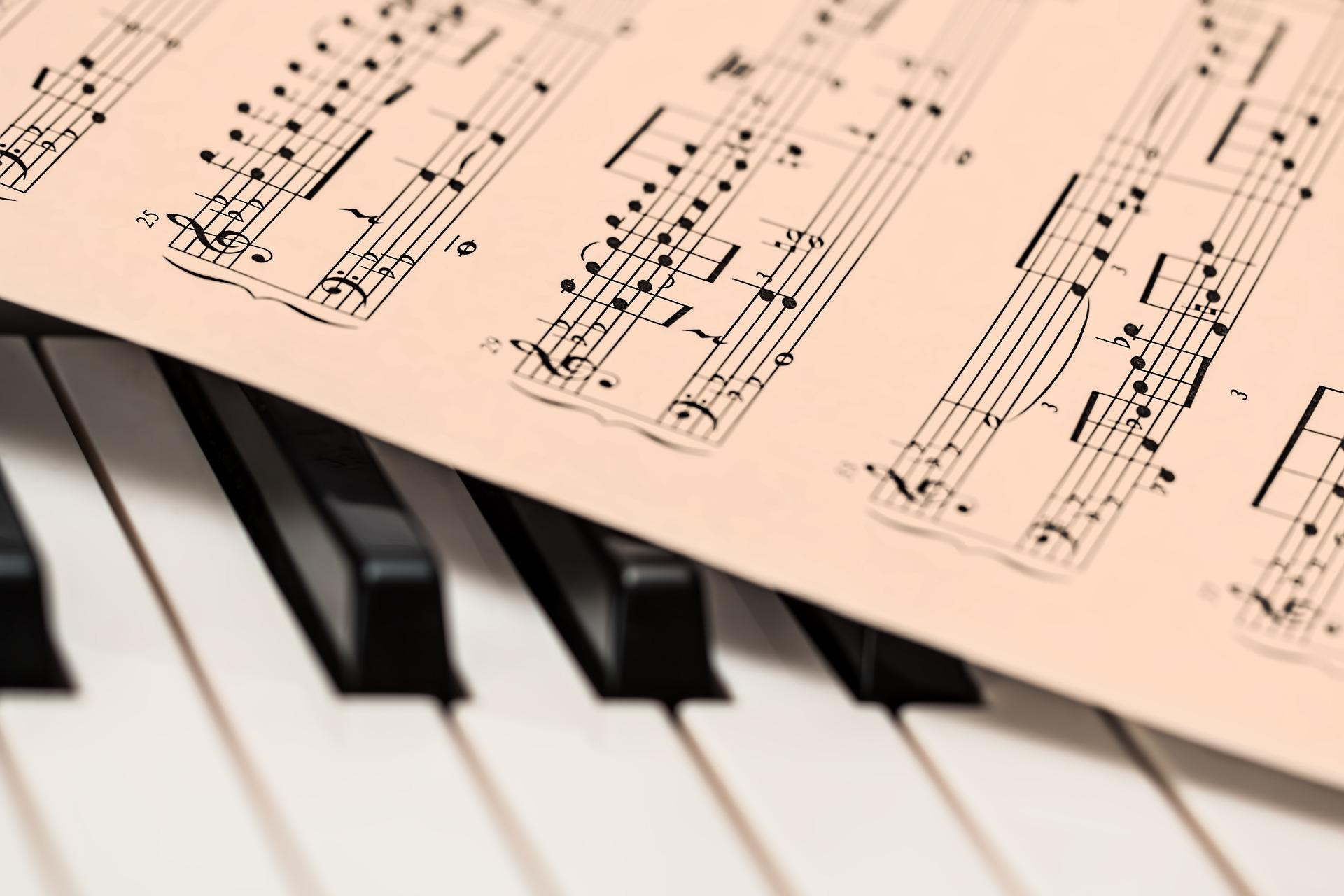 Curt4SchoolBoard piano